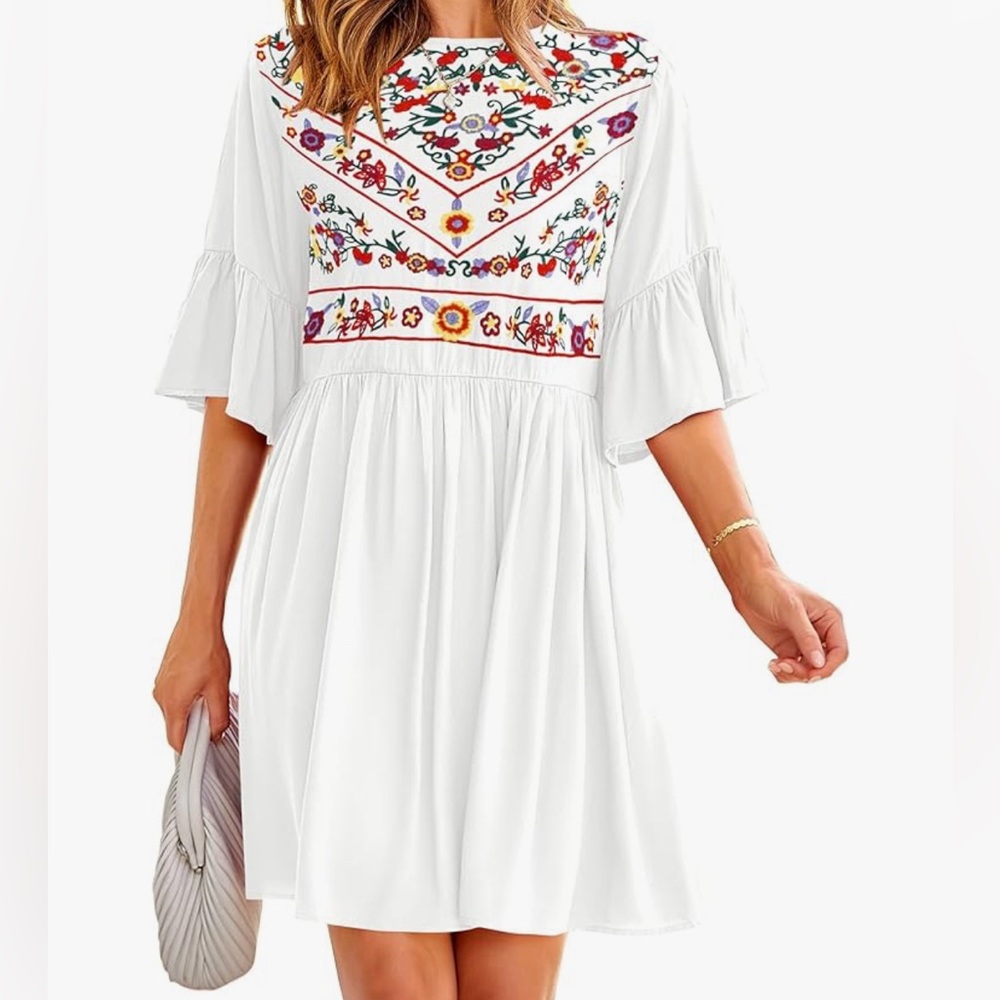 Kirundo Women’s Floral Embroidered White Dress Size Small Short Bell Sleeves